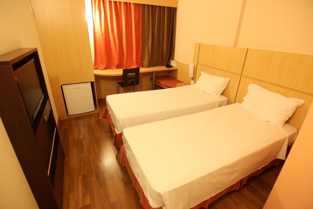 Quarto Twin Standard