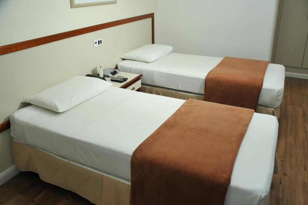 Quarto Twin