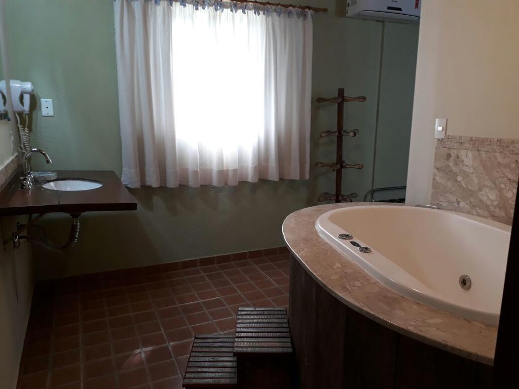 Quarto Duplo ou Twin Deluxe com Banheira de Hidromassagem