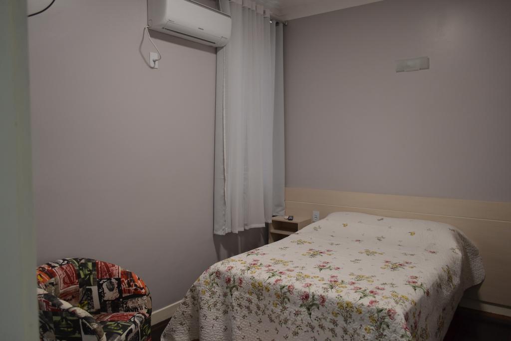 Quarto Queen com Casa de Banho Partilhada