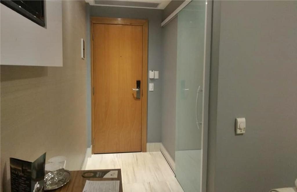 Quarto Superior com 2 Camas Individuais para Hóspedes com Mobilidade Condicionada