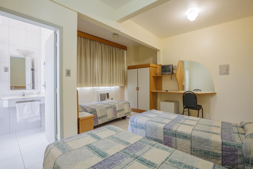 Quarto Triplo Standard