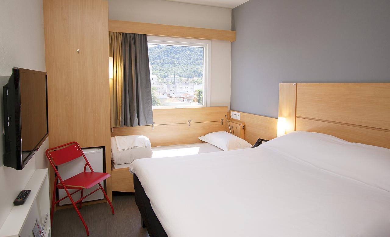Quarto Duplo Standard com Cama de Criança