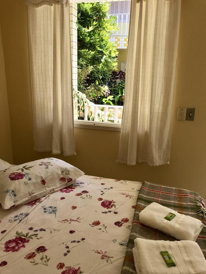 Quarto com Cama de Casal ou 2 de Solteiro