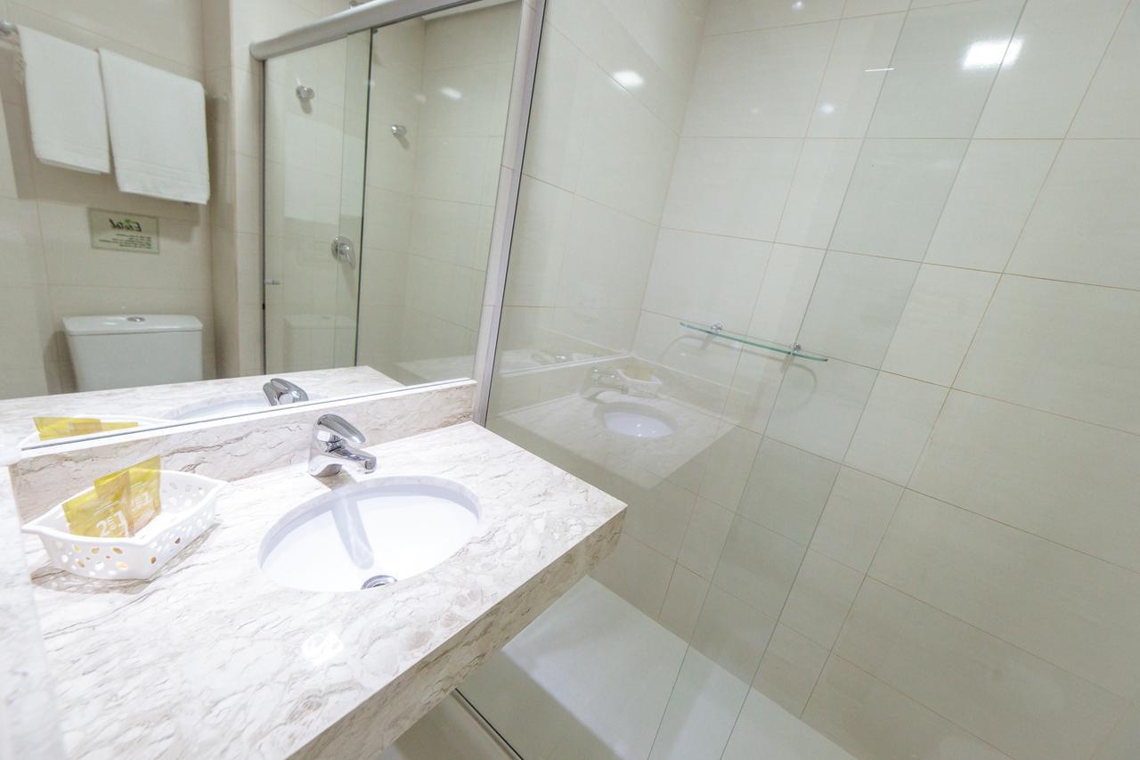Quarto Twin Standard