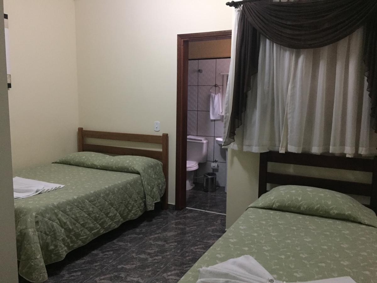 Quarto Individual com Casa de Banho