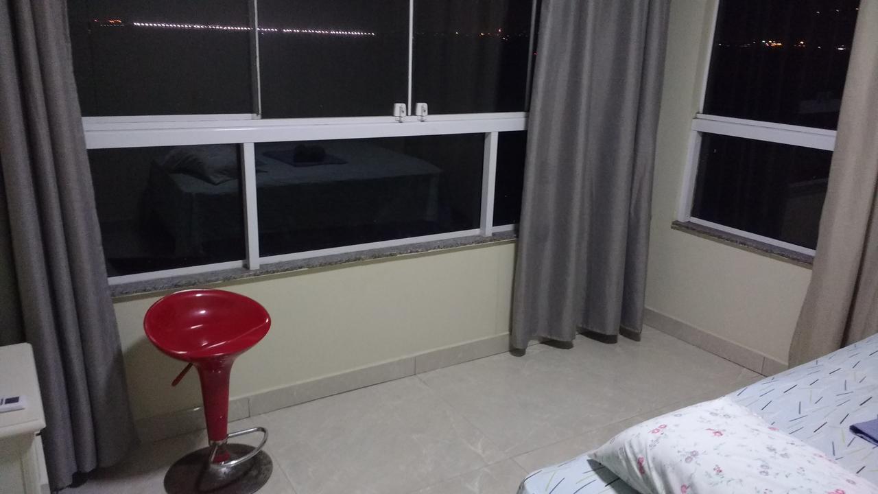 Quarto com 2 Camas de Solteiro