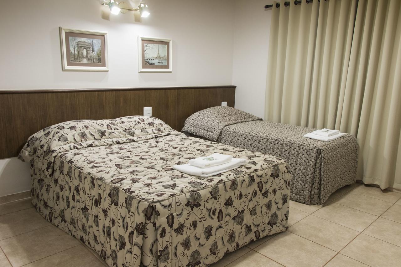 Quarto Duplo