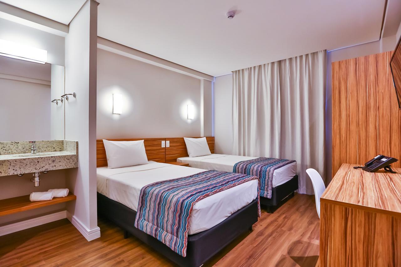 Quarto Twin Standard