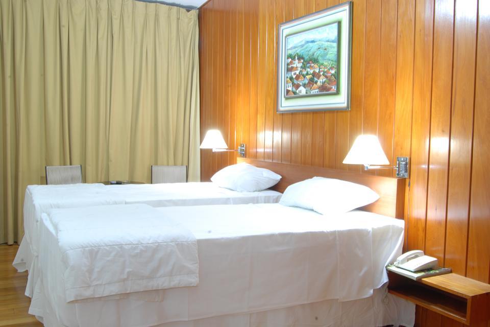 Quarto Twin com Vista Montanha