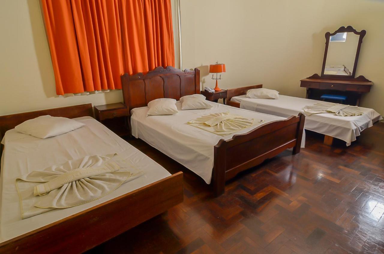 Quarto Triplo com Casa de Banho Partilhada