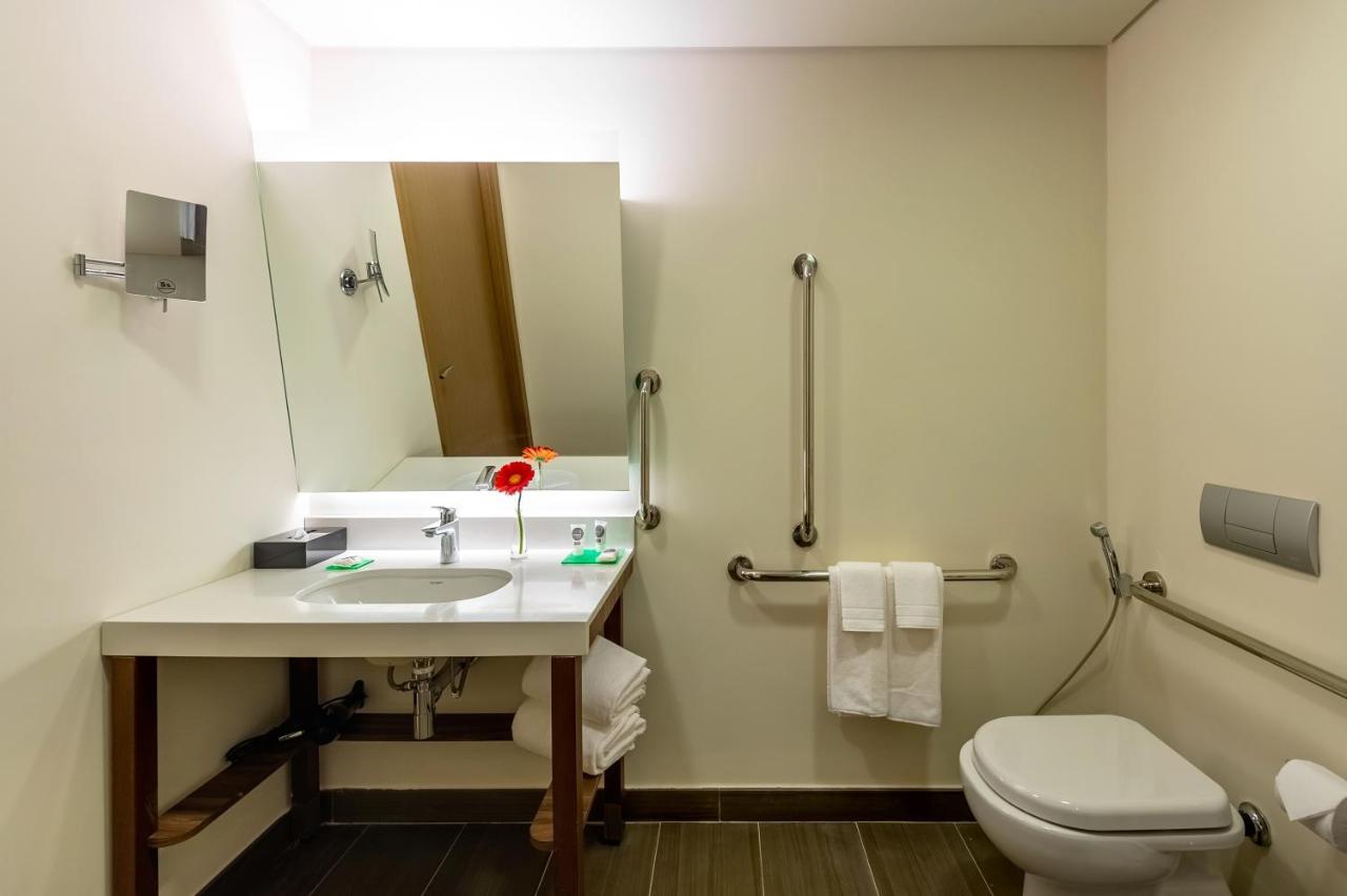 Quarto Twin com Duche e Acesso para Pessoas com Mobilidade Condicionada