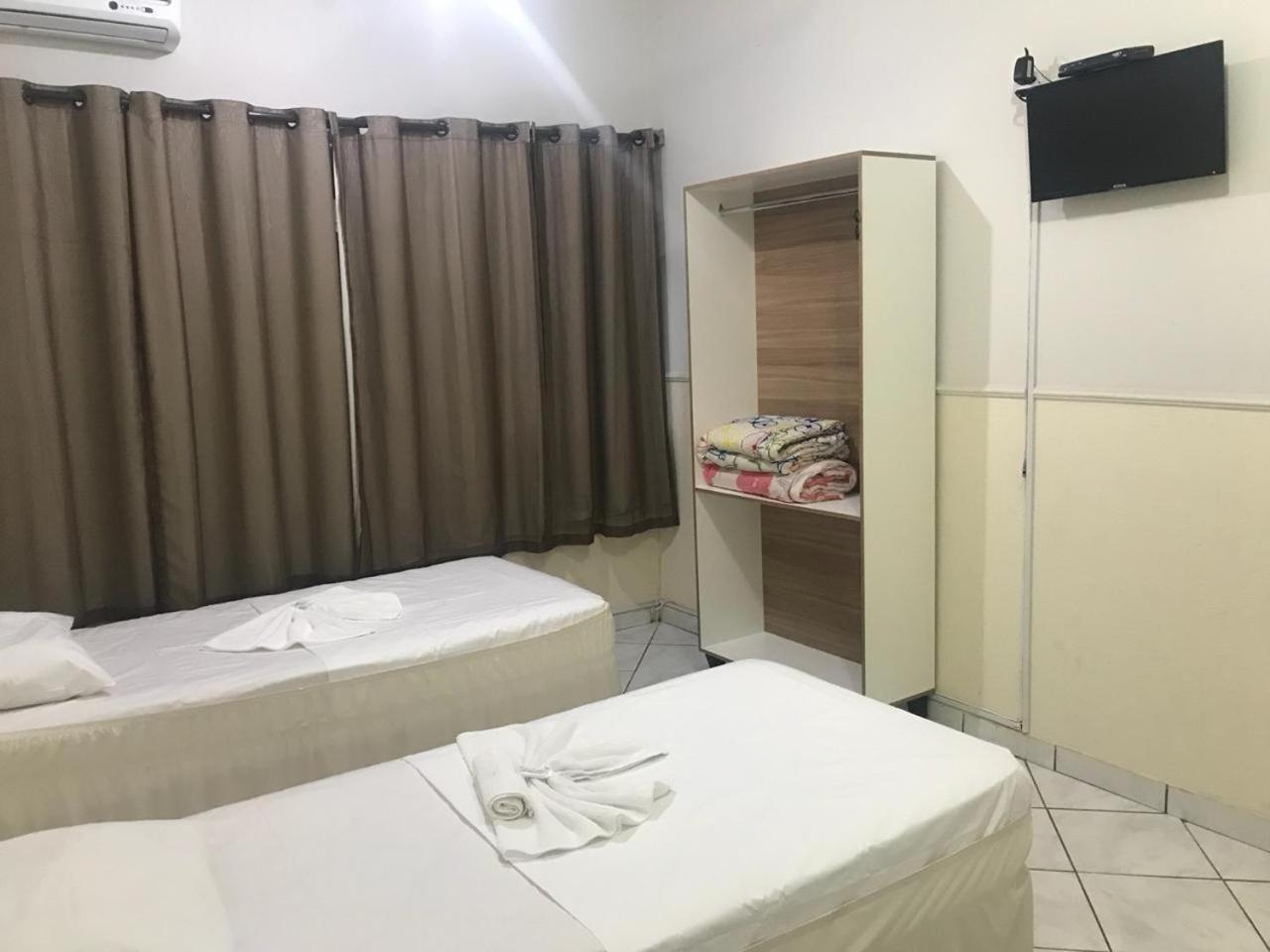 Quarto Twin Standard