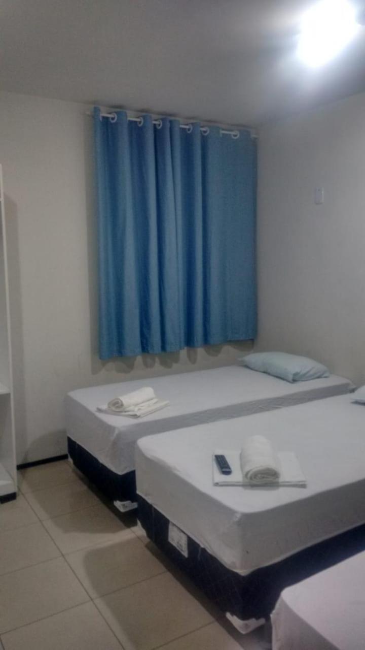 Quarto com 2 Camas de Solteiro
