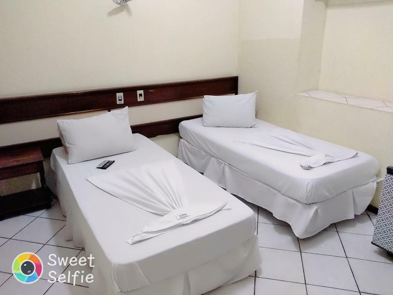 Quarto Duplo com Casa de Banho Privativa