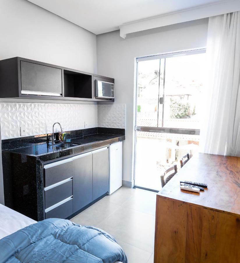 Apartamento com Vista Piscina e Kitchenette