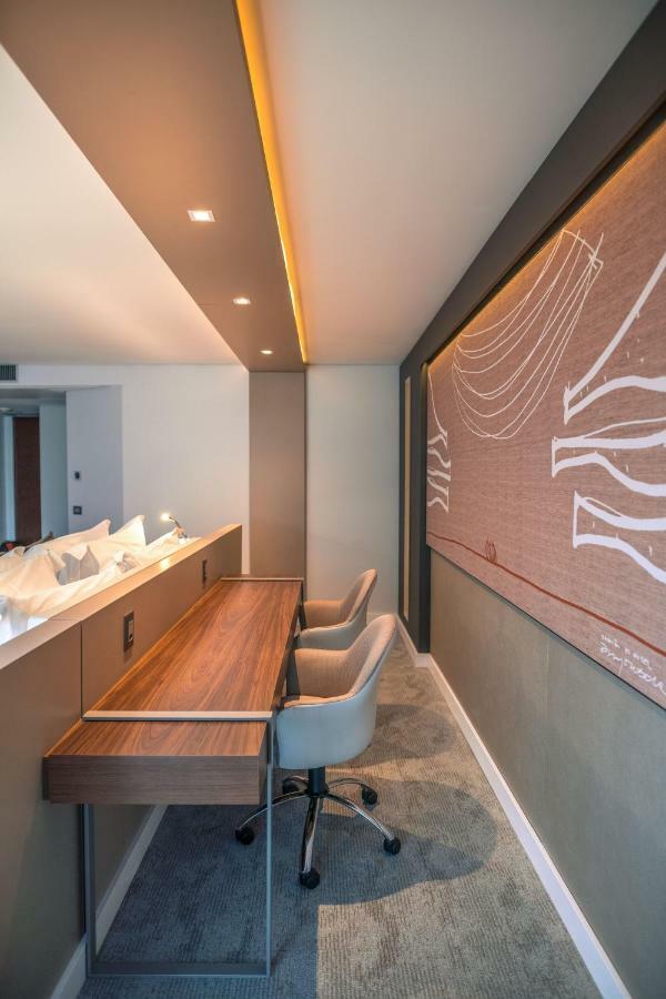 Premium King Room