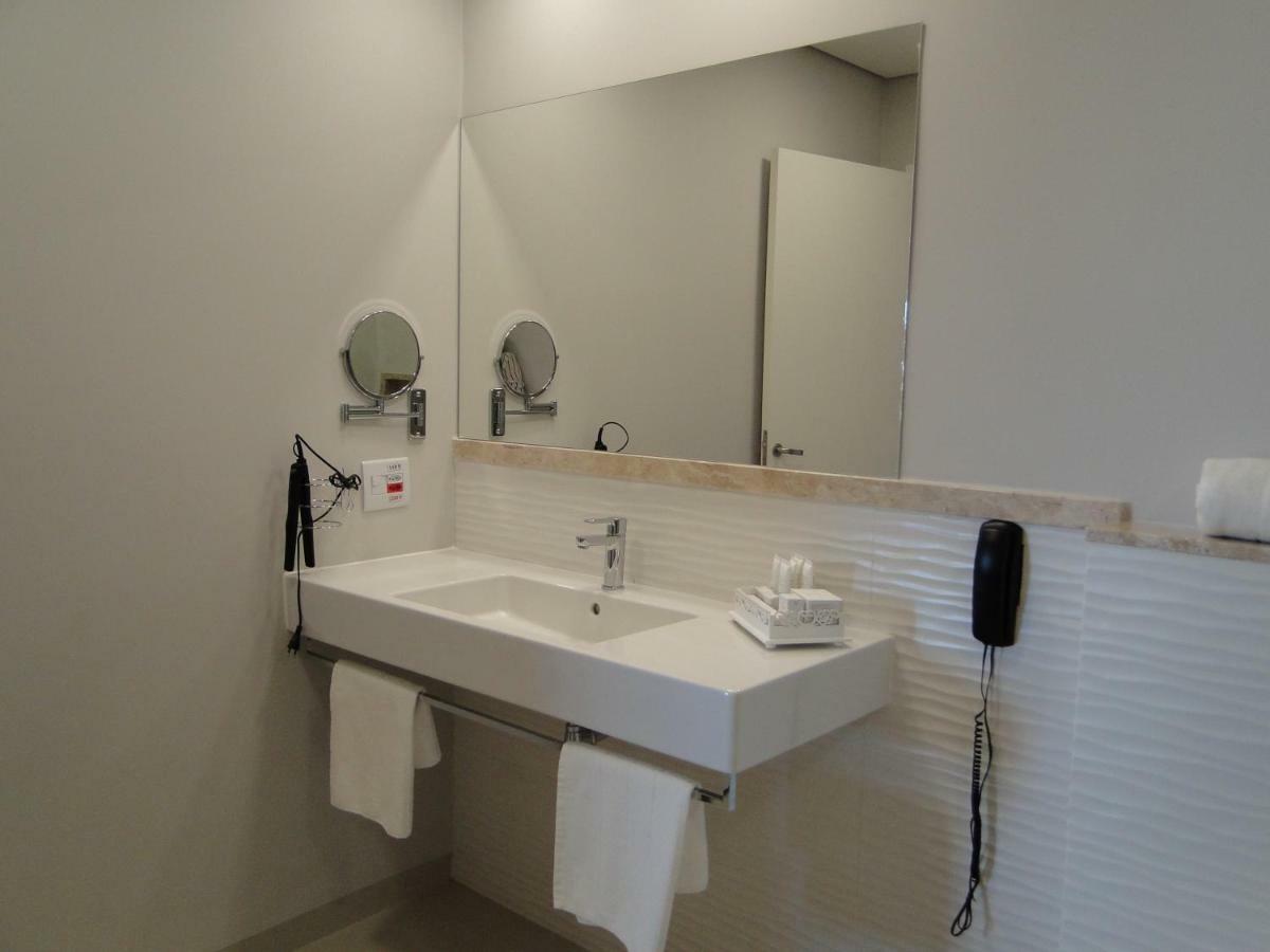 Suite com Varanda