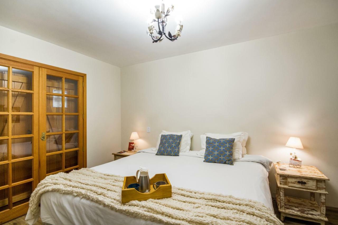 Quarto Duplo com Vista Piscina