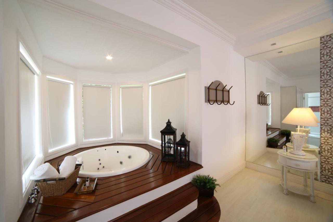 Suite King com Banheira de Hidromassagem
