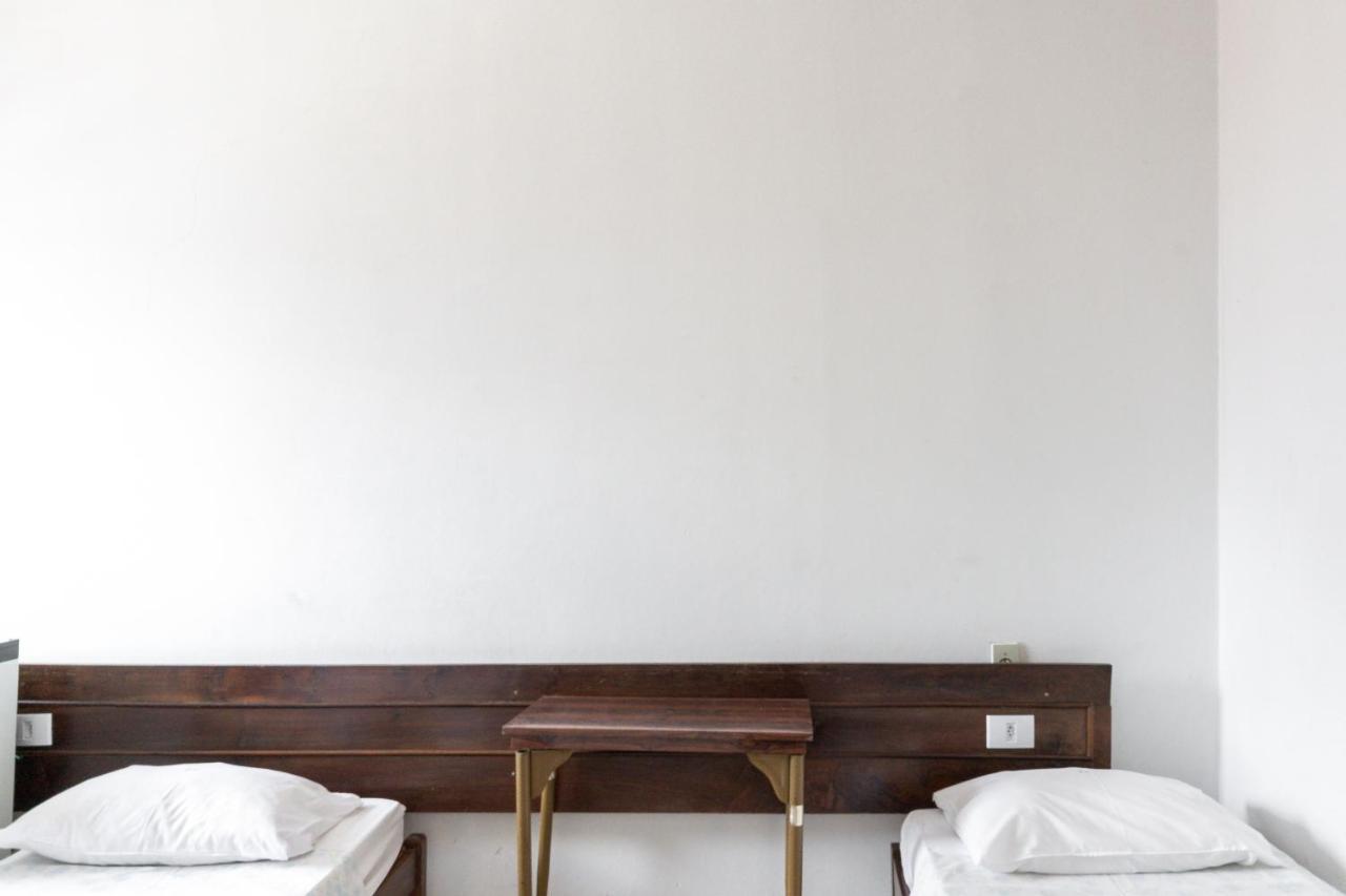 Quarto Twin Standard