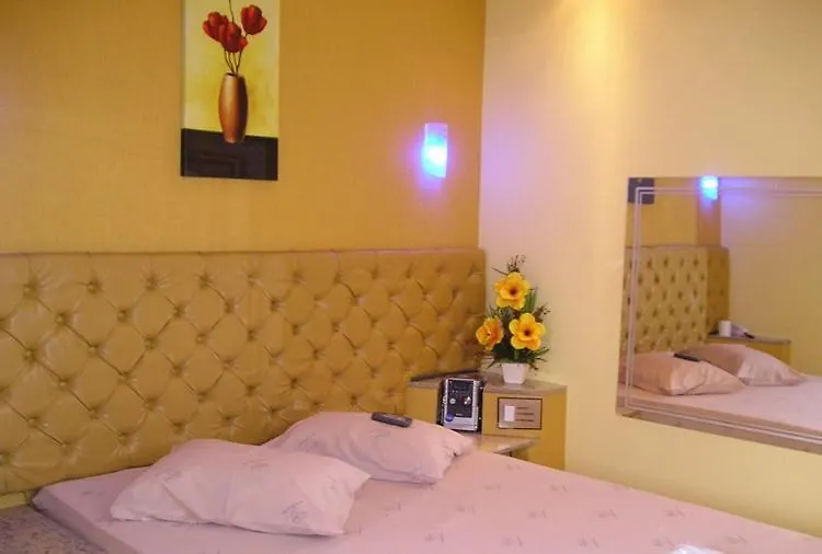 Motel Red Love-1