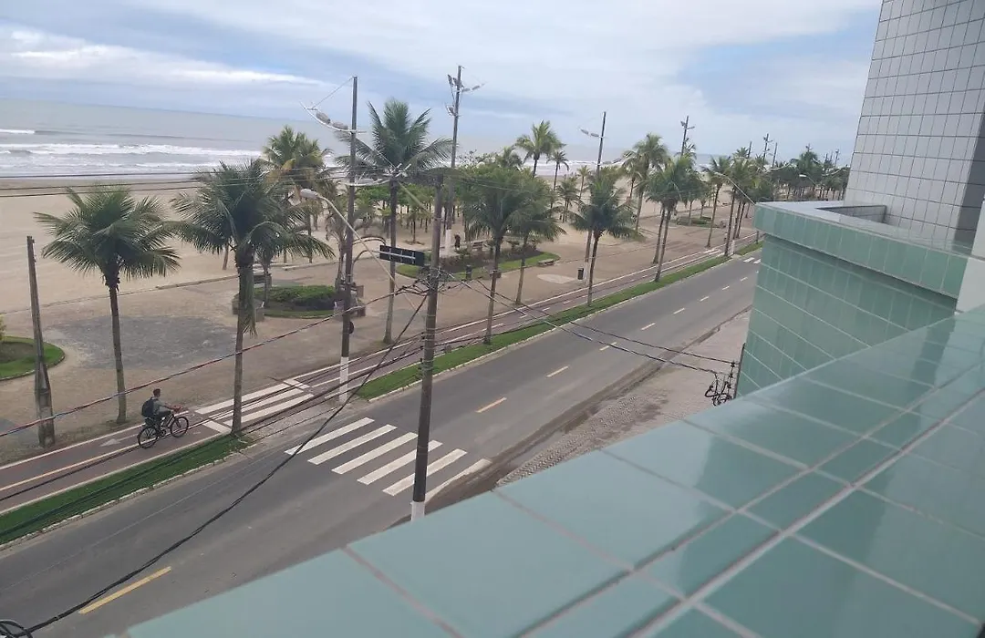 Frente para o mar - vista espetacular de todos os cômodos-1