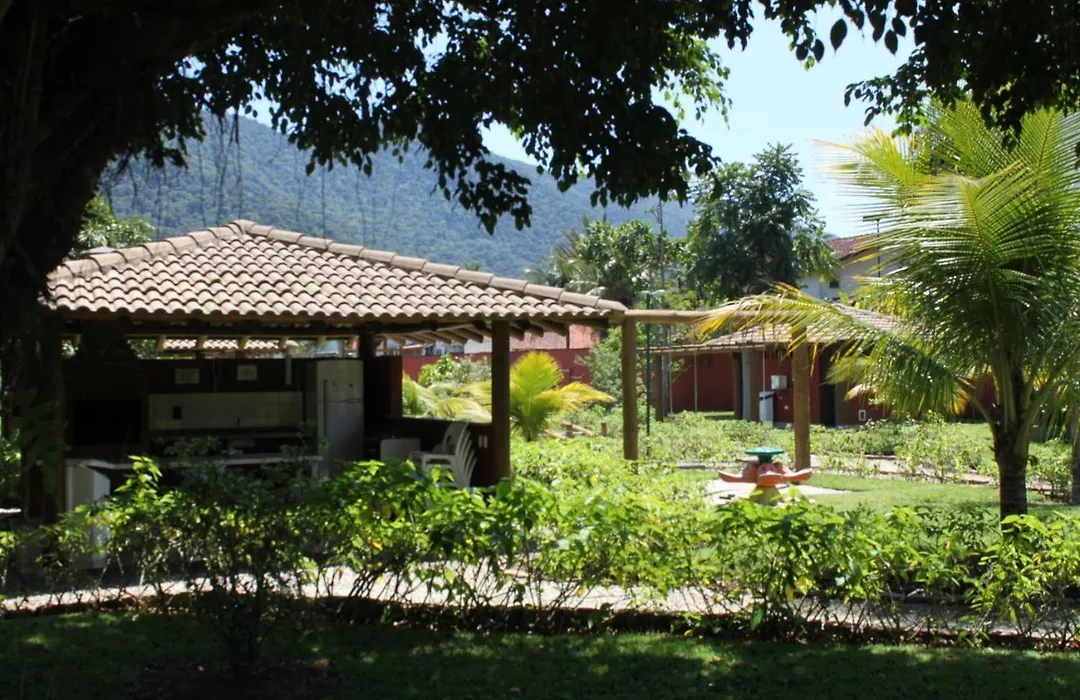 Casa em Condomínio com Piscina - Residencial Maresias 50 m da Praia-1