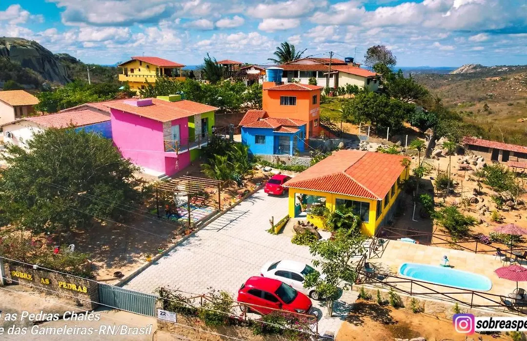 Sobre as Pedras Chalés-1