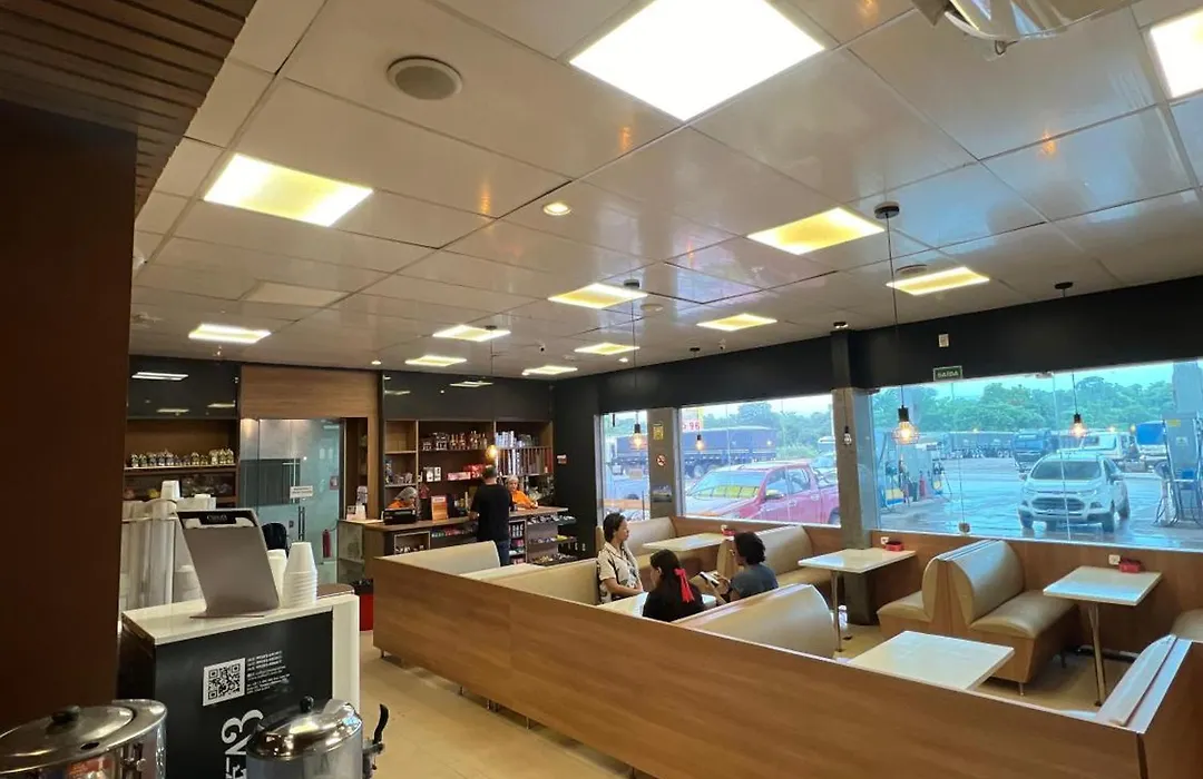 Hotel Petroshop-1
