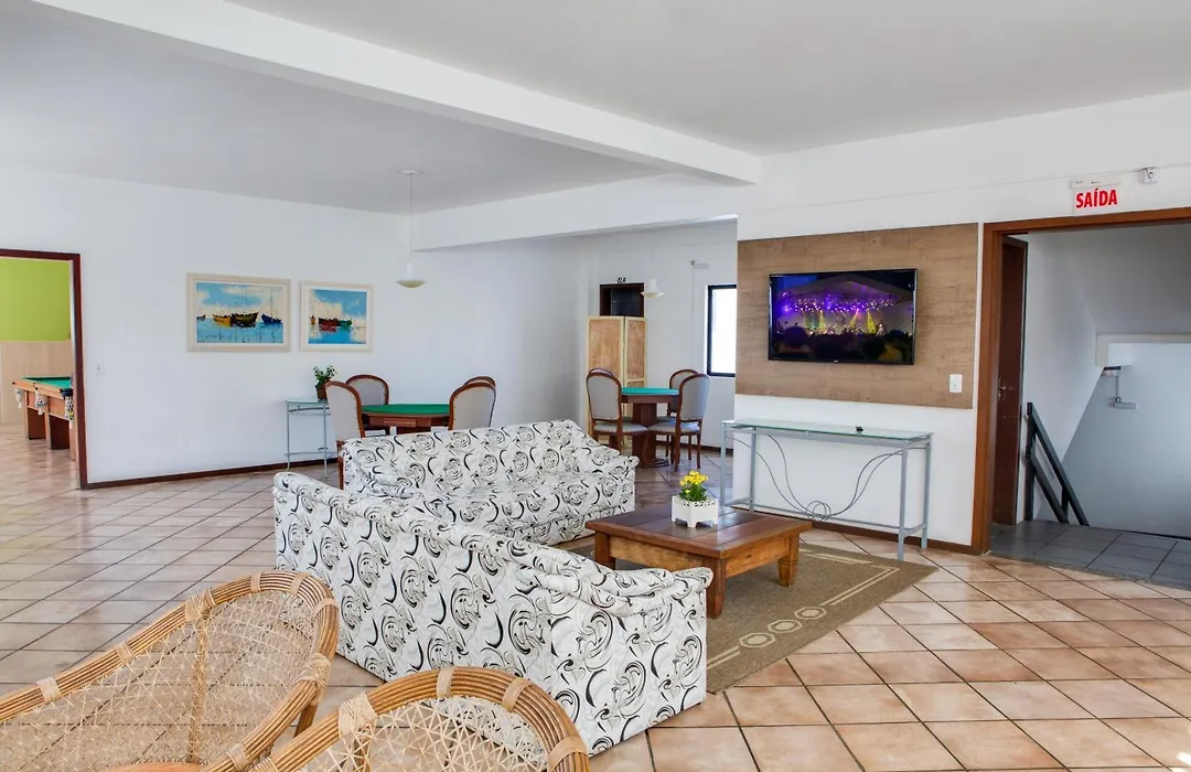 Flipper Hotel-1