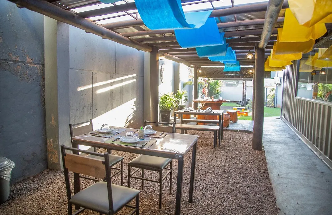 Shelter Hostel E Pousada-1