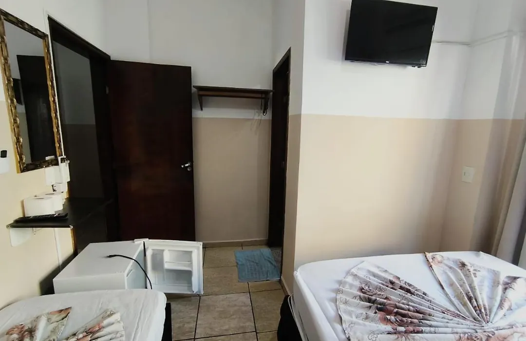 Hotel Mãe Rainha-1
