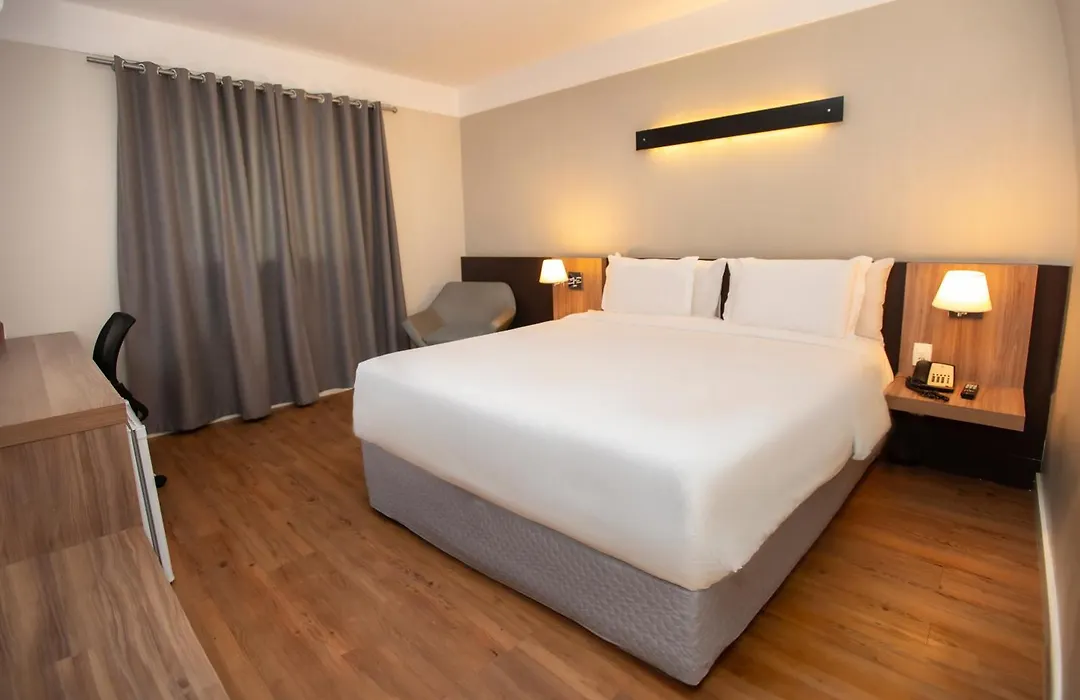 Delmond Hotel-1