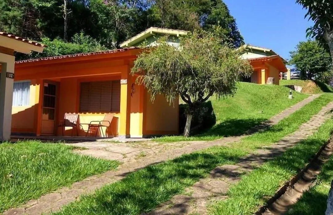 Chales Vila Da Serra-1