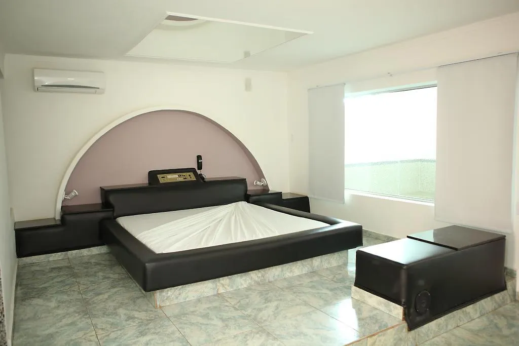 Medieval Motel E Hospedagem (Adults Only)-1