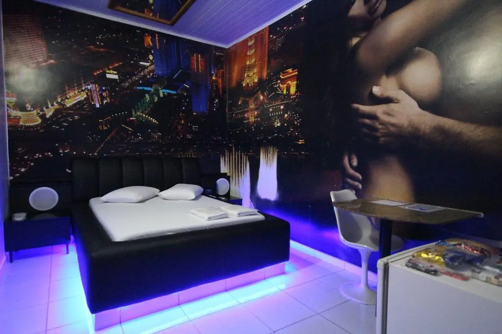 Motel Cq Sabe (Adults Only)-1