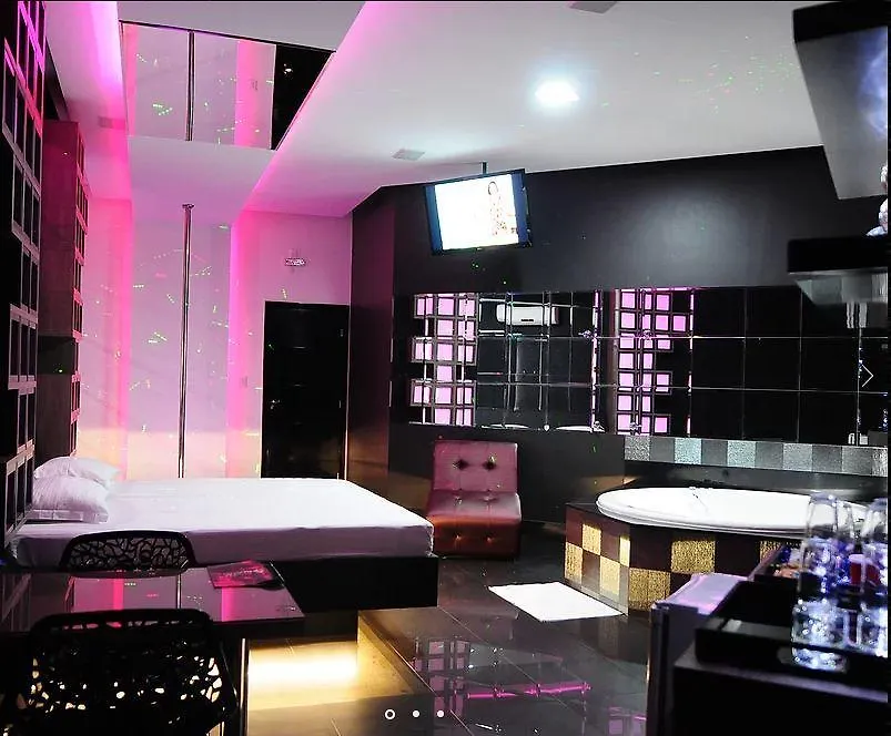 Mont Blanc Motel (Adults Only)-1