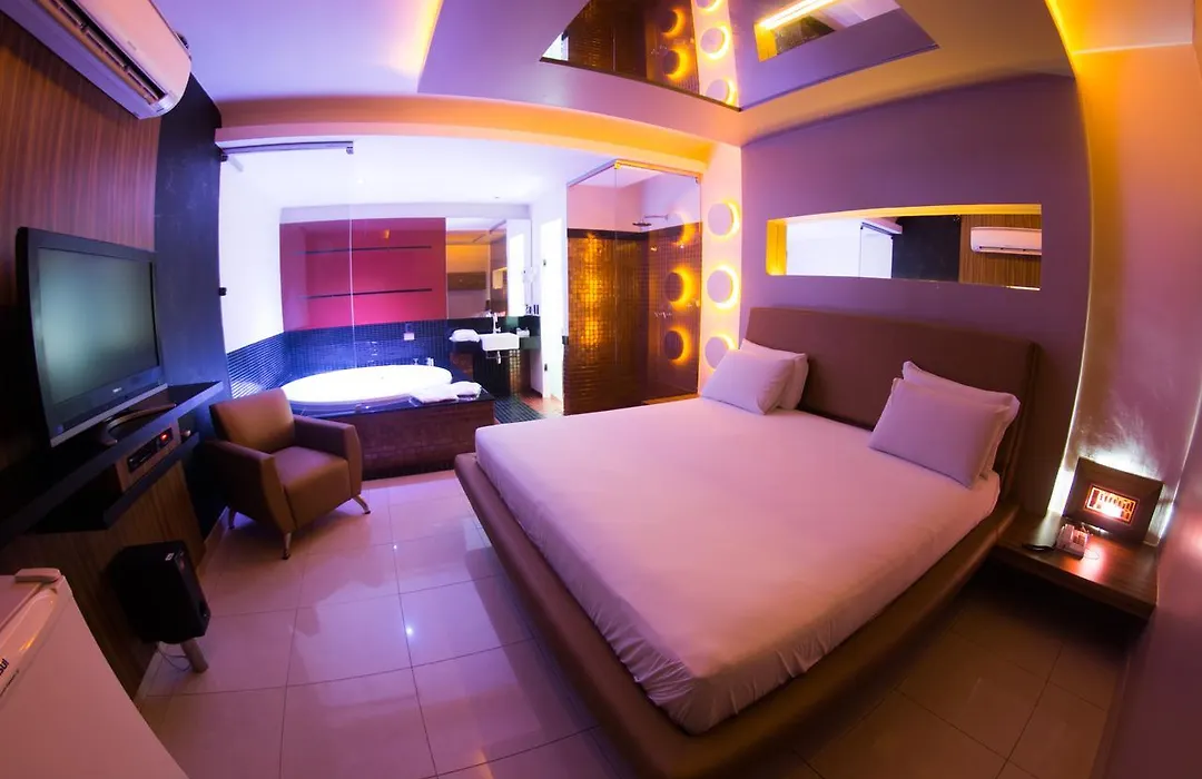 Villa Verde Motel (Adults Only)-1