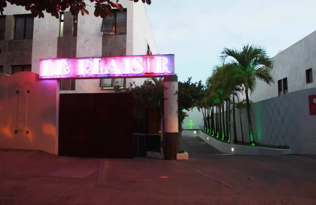 Motel Le Plaisir-1