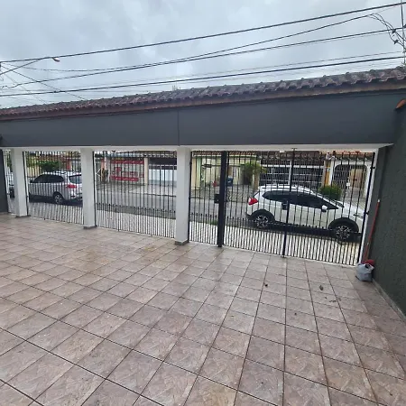 Casa grande e confortável até 16 pessoas com churrasqueira e garagem para 8 carros-2