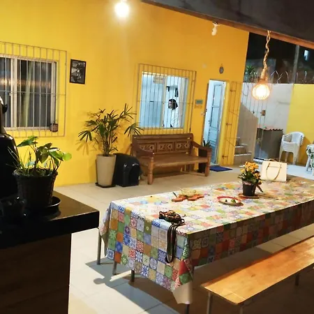 Casa Amarela Hostel-3