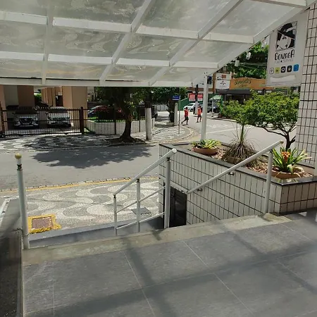 Gonzaga Flat-2