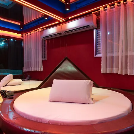 Motel Fantasy 5-3