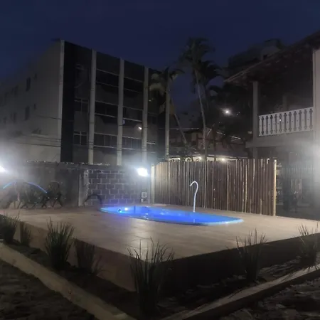 Casa 5 quartos, ampla, a 100 metros da praia. Amigos e família são bem vindos a essa casa. Venha viver momentos inesquecíveis aqui.-3