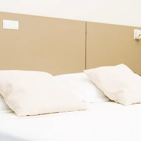 Cris Hotel-2
