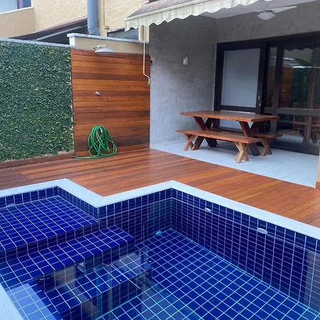 Casa em Condomínio com Piscina Privativa-2