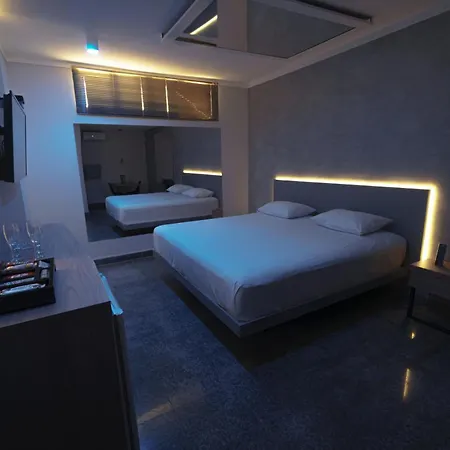 Paris Motel-3