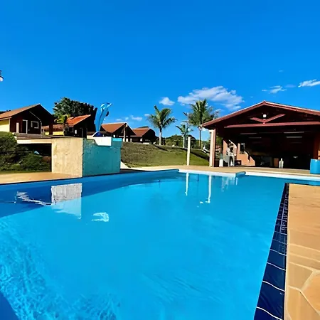 Chacara Com 4 Chales, Grande Piscina E Muito Verde-2