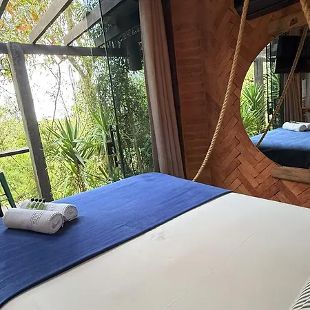 Casa Container 80 - Suítes privativas e sofisticadas integradas à natureza-2